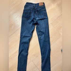Levi’s high rise skinny Jean